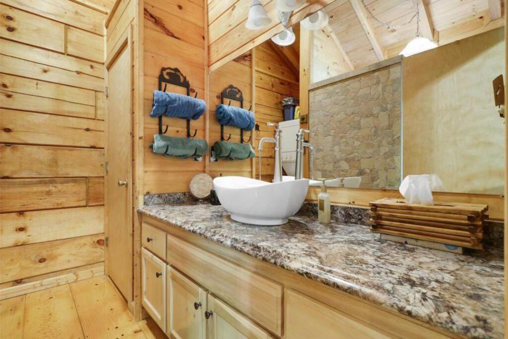 Open Studio Lodge At Little Rock Creek Cherry Log Bagian luar foto